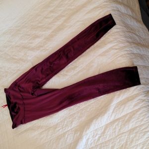 Spanx velvet style leggings size large burgundy
